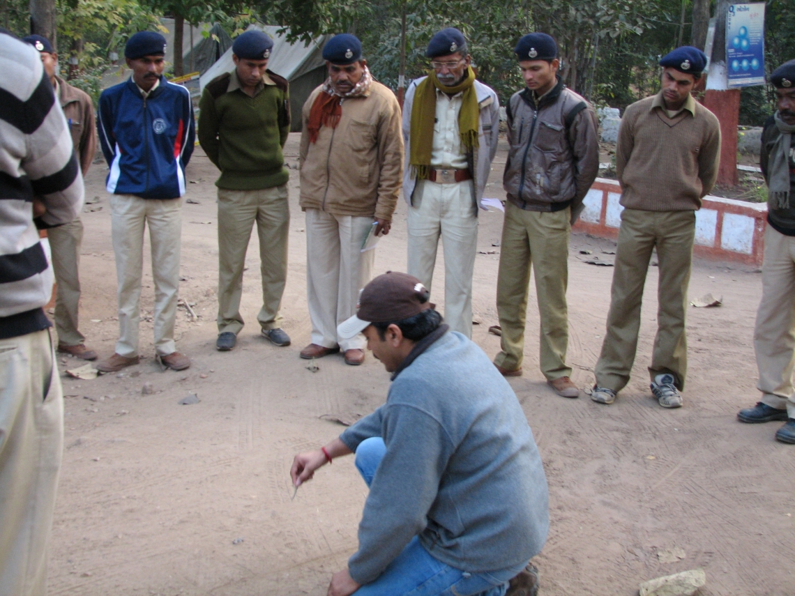 Sloth bear_M ursinus_Gujarat India_forest staff training_Pratik Desai