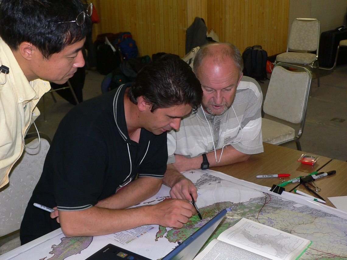 Russian BSG members Seryodkin and Aramilev mapping bear ranges at workshop in Nagano Japan 2006_D Garshelis