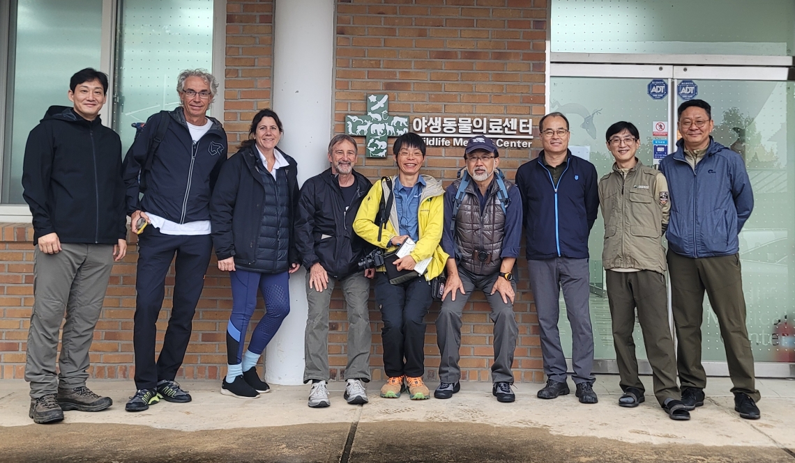 BSG members with Korean colleagues at Wildlife Medical Center, Jirisan NP, Korea